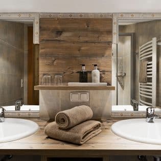 Badezimmer Appartement Berglilie / Arnika / Bergrose / Veilchen / Schlüsselblume / Alpenmohn Badezimmer Appartement Berglilie / Arnika / Bergrose / Veilchen / Schlüsselblume / Alpenmohn