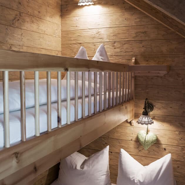 Chalet bedroom for children