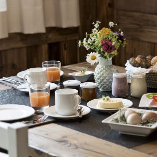 Almfrühstück im Stüberl Almfrühstück im Stüberl