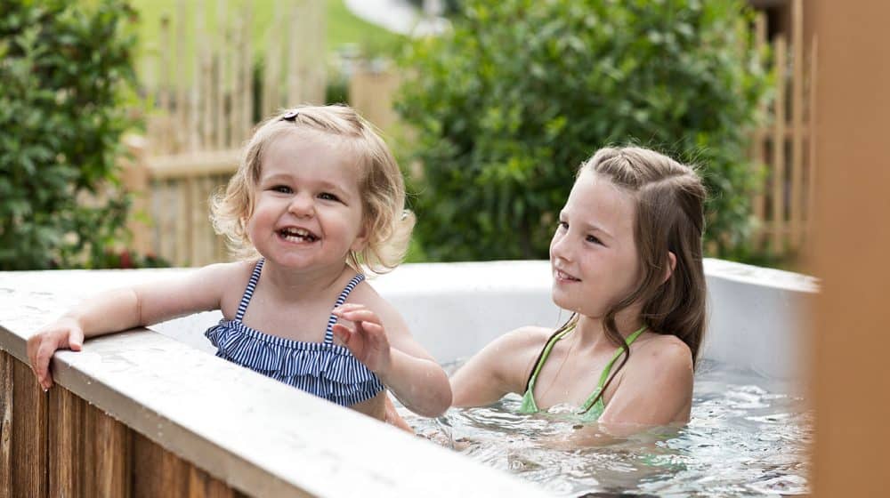Bathtub outdoor