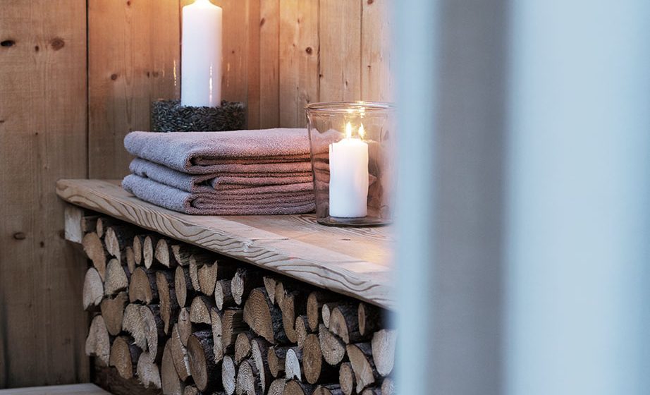 Outdoor bathtub