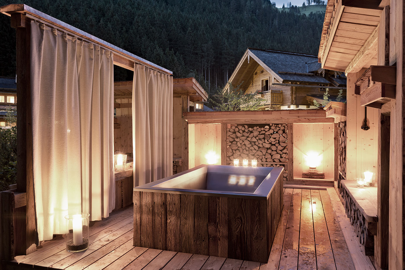 Holzlebn outdoor bathtub romantic