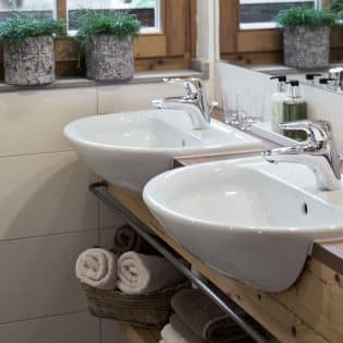 Badezimmer im Luxuschalet Badezimmer im Luxuschalet