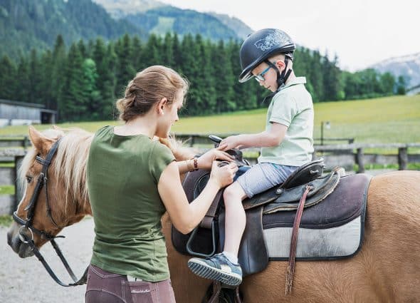 Holzlebn pony riding Holzlebn pony riding