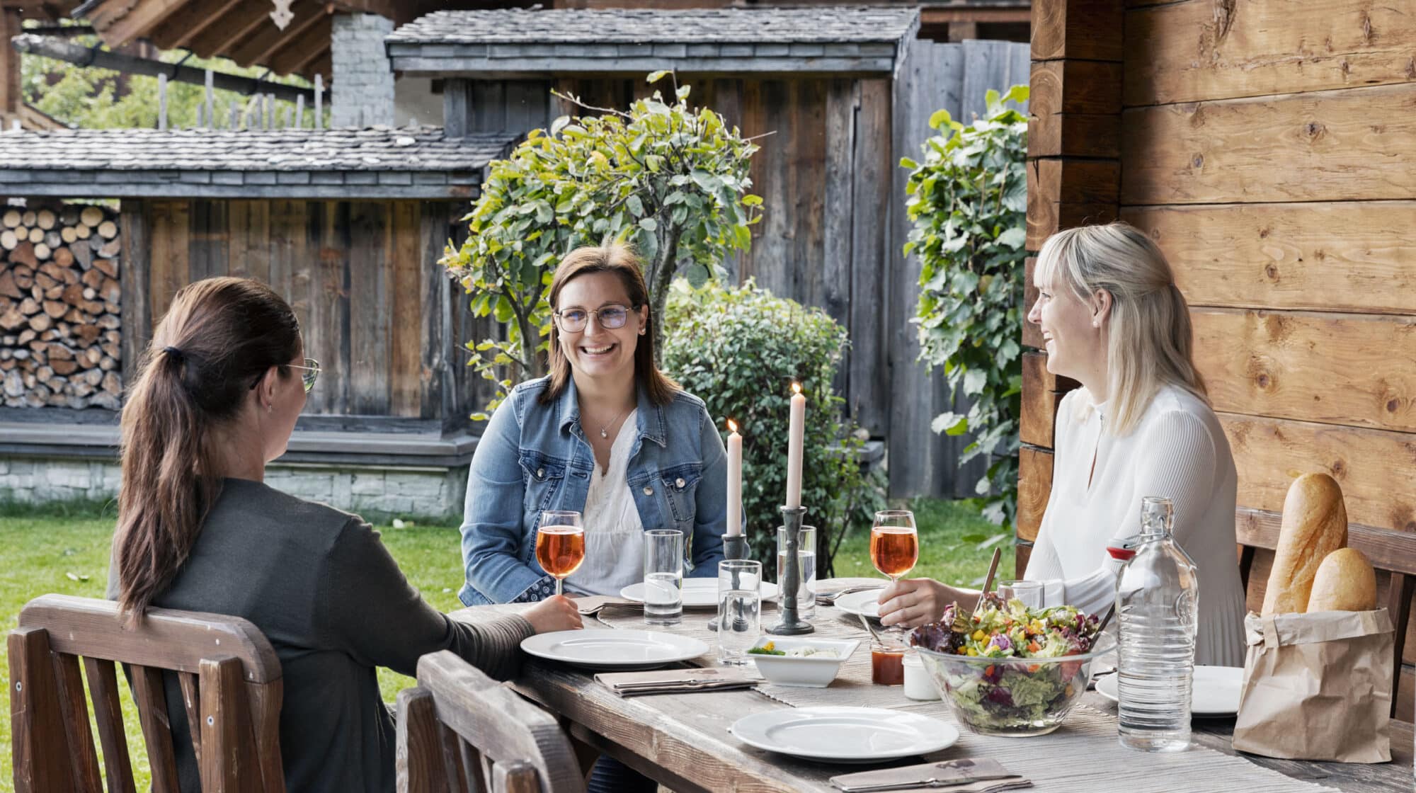 Freundinnen Urlaub im Chalet im Salzburgerland