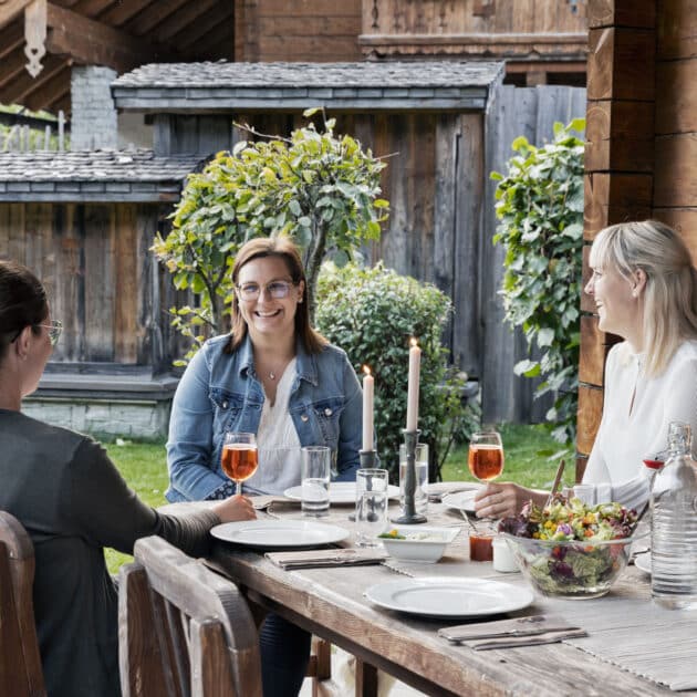 Freundinnen Urlaub im Chalet im Salzburgerland