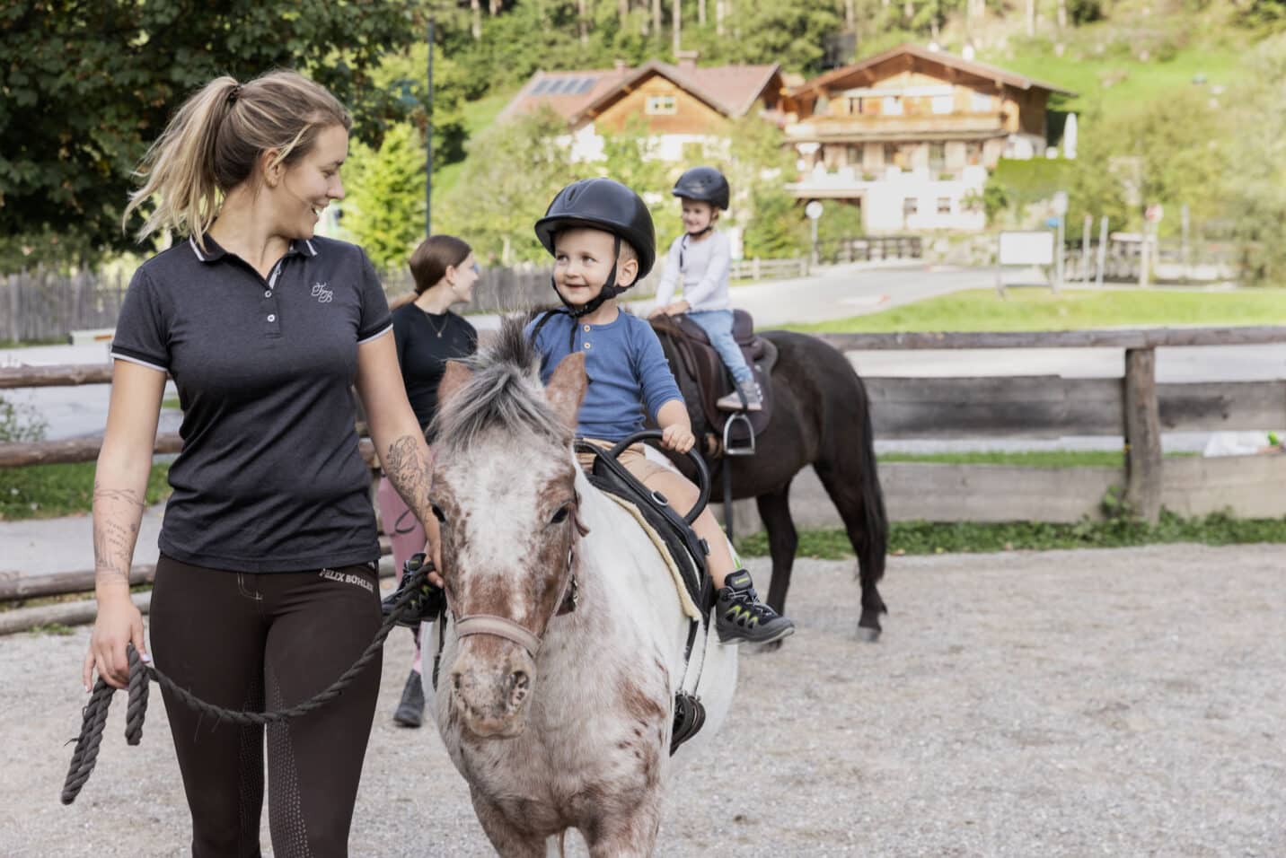 Reiten im Feriendorf Holzleb´n Reiten im Feriendorf Holzleb´n