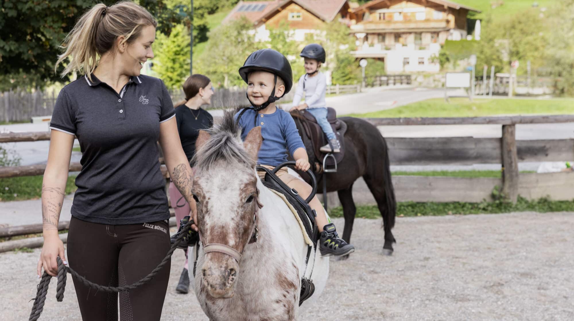 Reiten im Feriendorf Holzleb´n