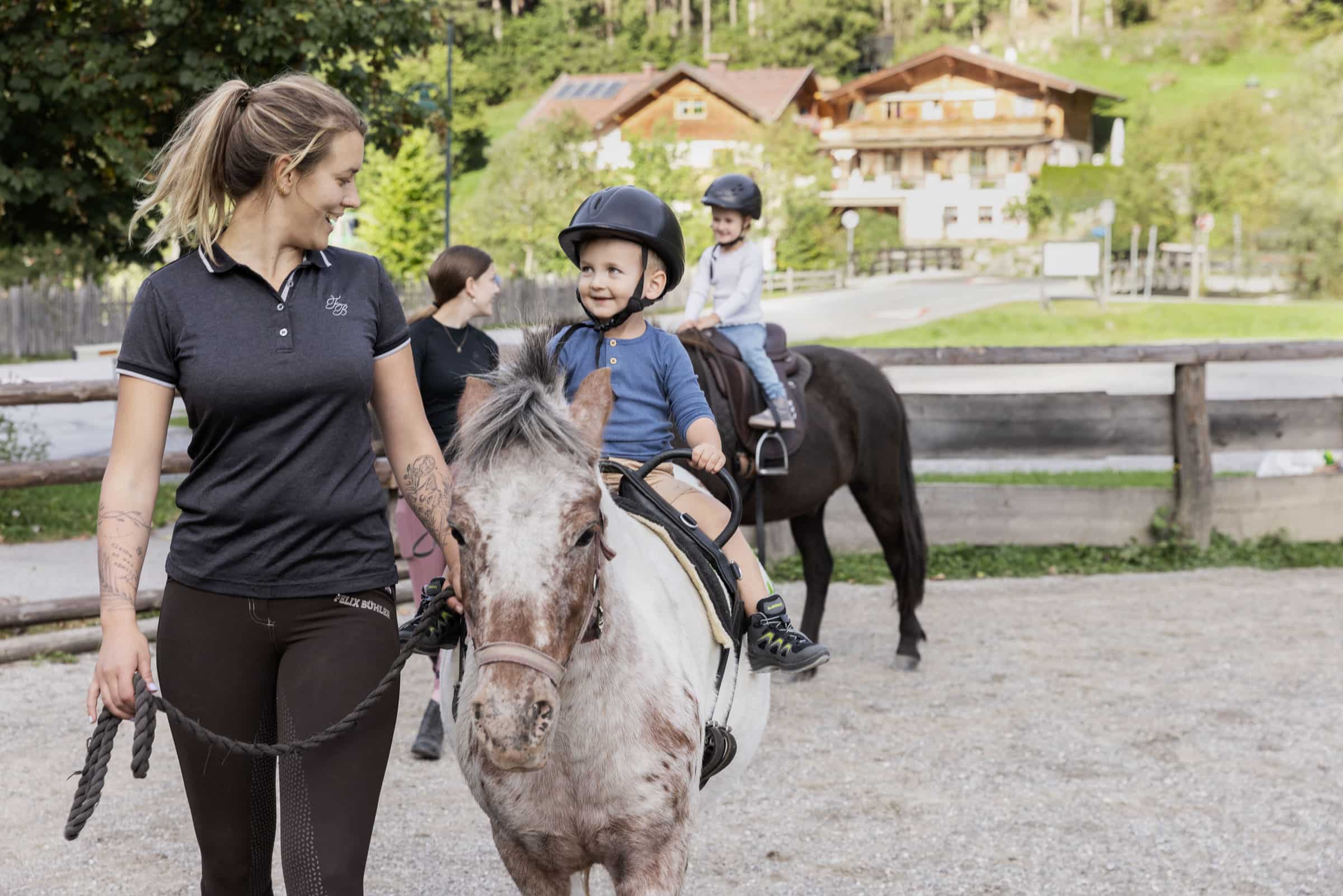 Reiten im Feriendorf Holzleb´n