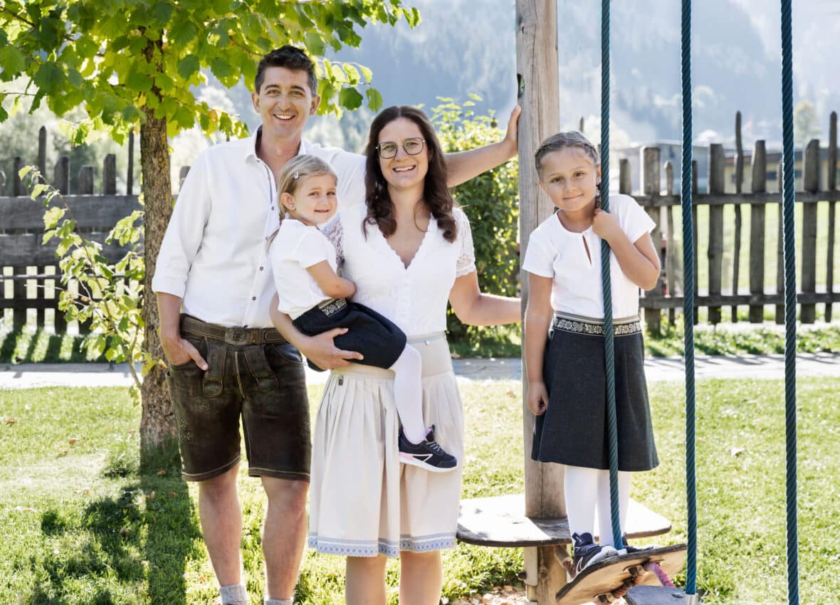 Josef and Johanna Fischbacher with her daugthers