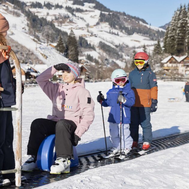 Erlebniswiese im Schnee mit Zauberteppich